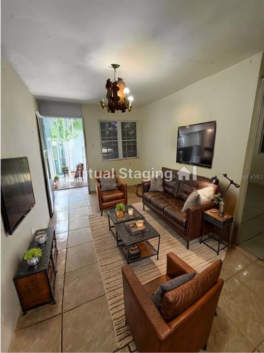 For Sale: $267,000 (3 beds, 2 baths, 797 Square Feet)