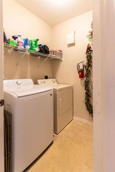 Active With Contract: $190,000 (1 beds, 1 baths, 957 Square Feet)