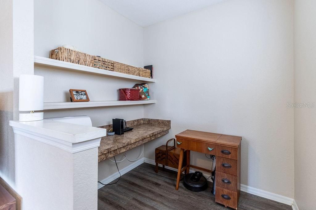 Active With Contract: $190,000 (1 beds, 1 baths, 957 Square Feet)