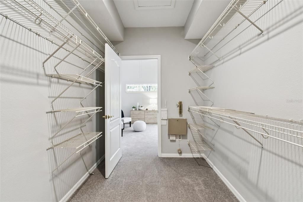 For Sale: $480,000 (3 beds, 2 baths, 2074 Square Feet)