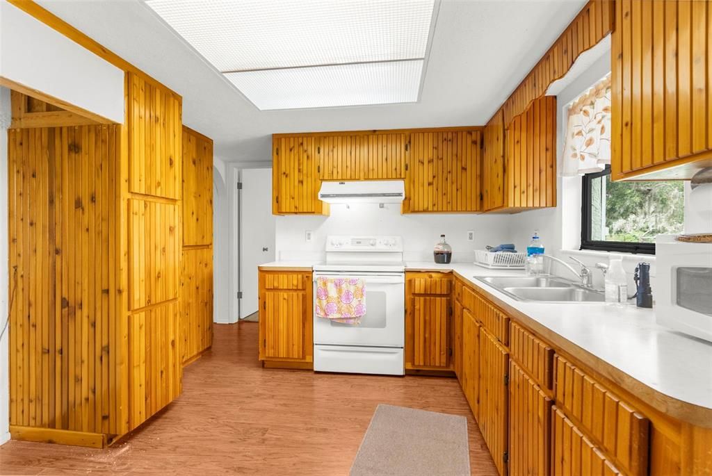 На продажу: $650,000 (2 спален, 2 ванн, 1110 Квадратных фут)