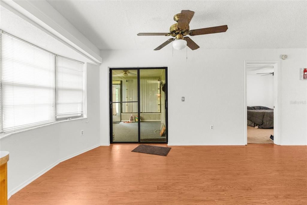 На продажу: $650,000 (2 спален, 2 ванн, 1110 Квадратных фут)