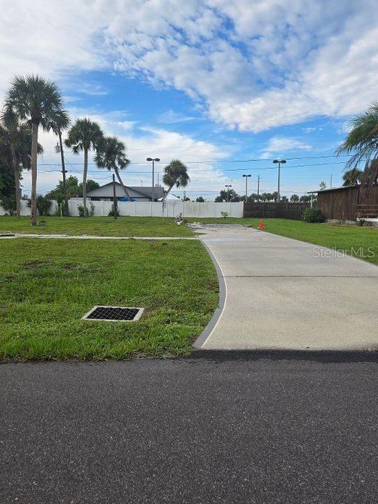 待售: $39,900 (0.17 acres)