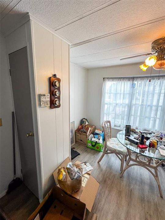 待售: $115,000 (2 贝兹, 2 浴室, 805 平方英尺)