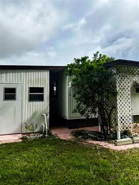 待售: $115,000 (2 贝兹, 2 浴室, 805 平方英尺)