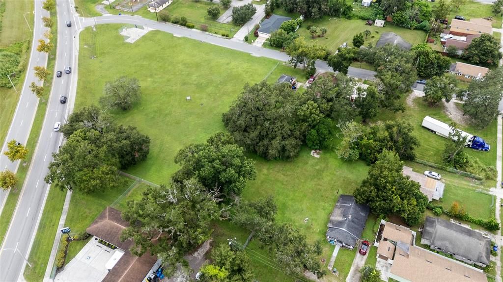 待售: $1,300,000 (0.82 acres)