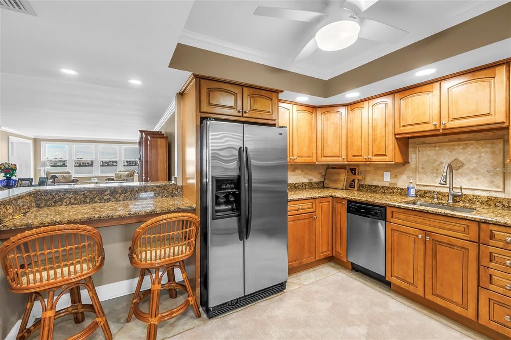 For Sale: $472,000 (2 beds, 2 baths, 1700 Square Feet)