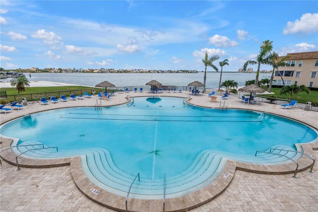 For Sale: $472,000 (2 beds, 2 baths, 1700 Square Feet)