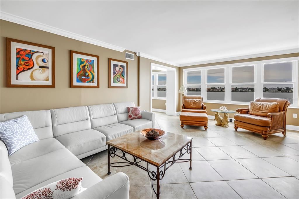 For Sale: $472,000 (2 beds, 2 baths, 1700 Square Feet)