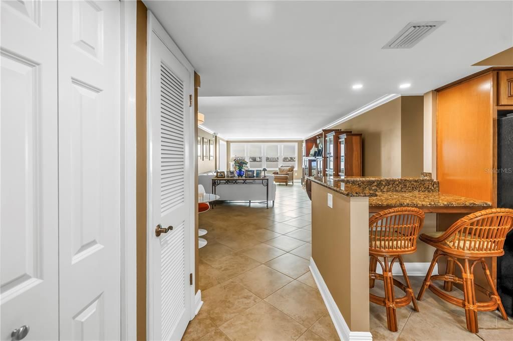 For Sale: $472,000 (2 beds, 2 baths, 1700 Square Feet)