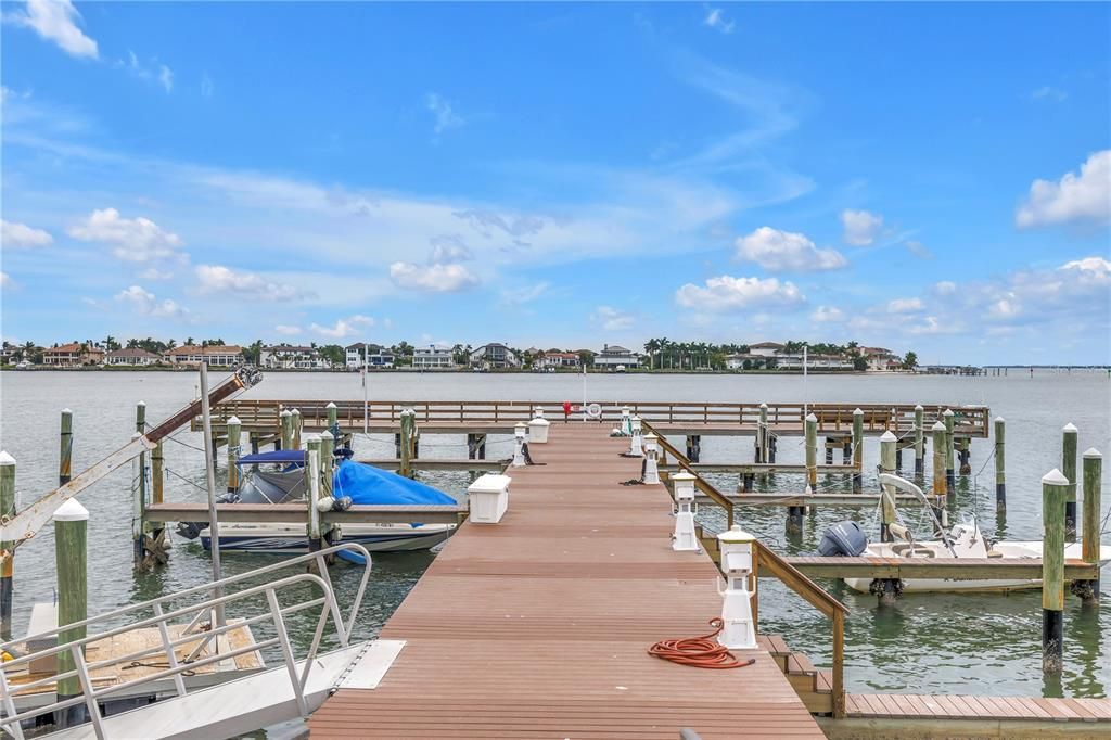 For Sale: $472,000 (2 beds, 2 baths, 1700 Square Feet)