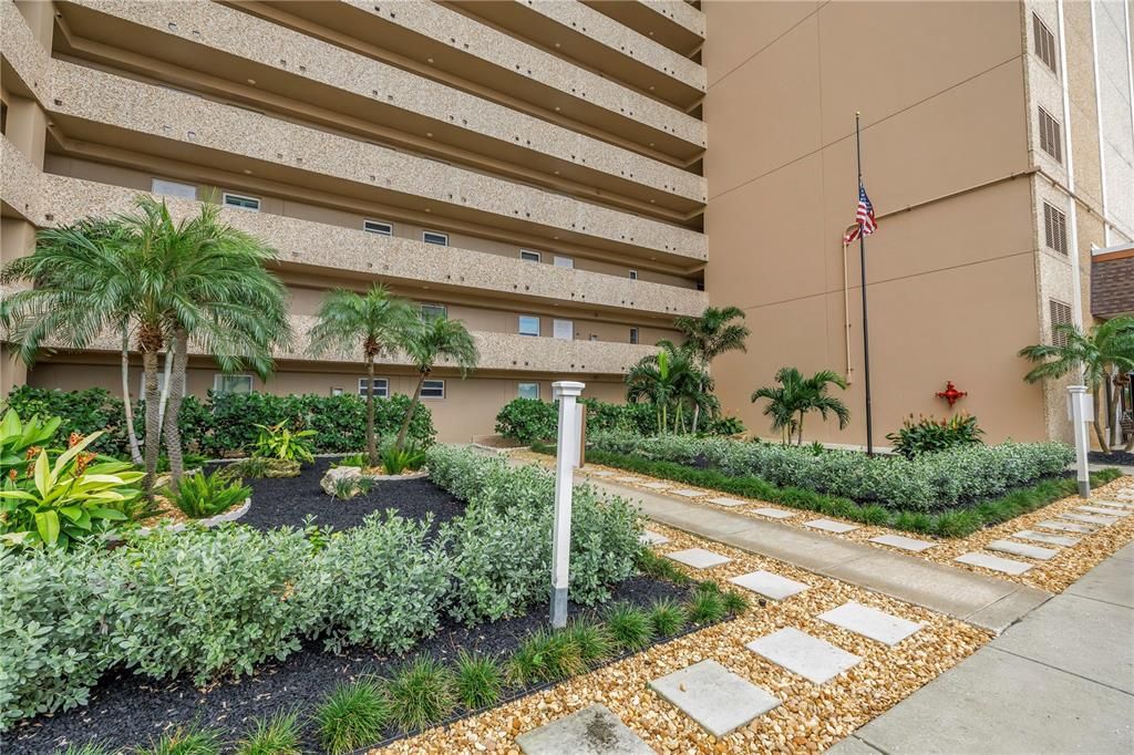 For Sale: $472,000 (2 beds, 2 baths, 1700 Square Feet)