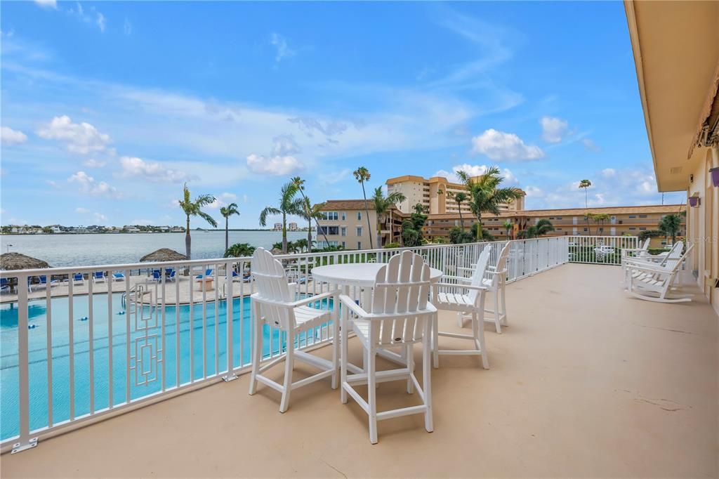 For Sale: $472,000 (2 beds, 2 baths, 1700 Square Feet)