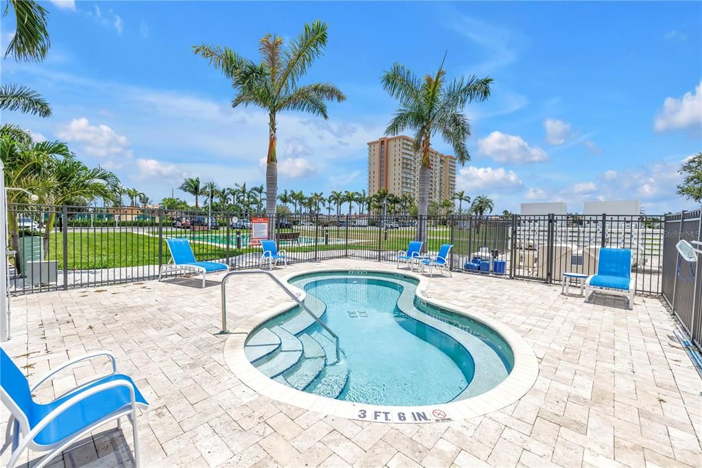 For Sale: $472,000 (2 beds, 2 baths, 1700 Square Feet)