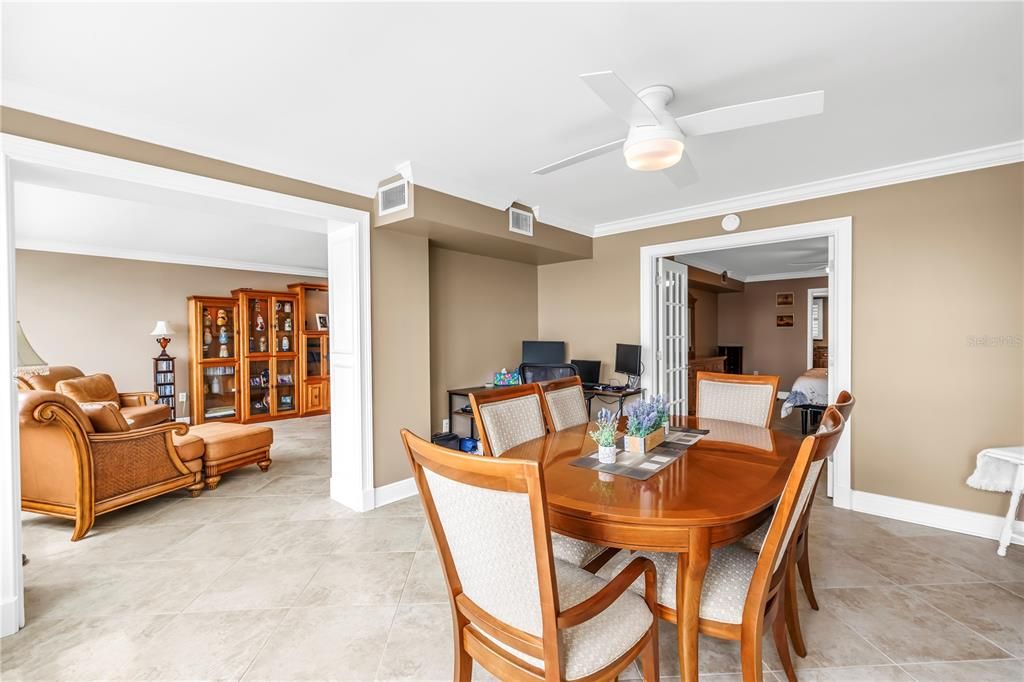 For Sale: $472,000 (2 beds, 2 baths, 1700 Square Feet)