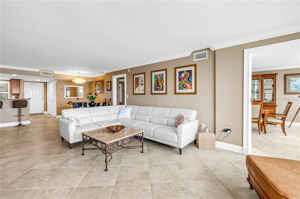 For Sale: $472,000 (2 beds, 2 baths, 1700 Square Feet)