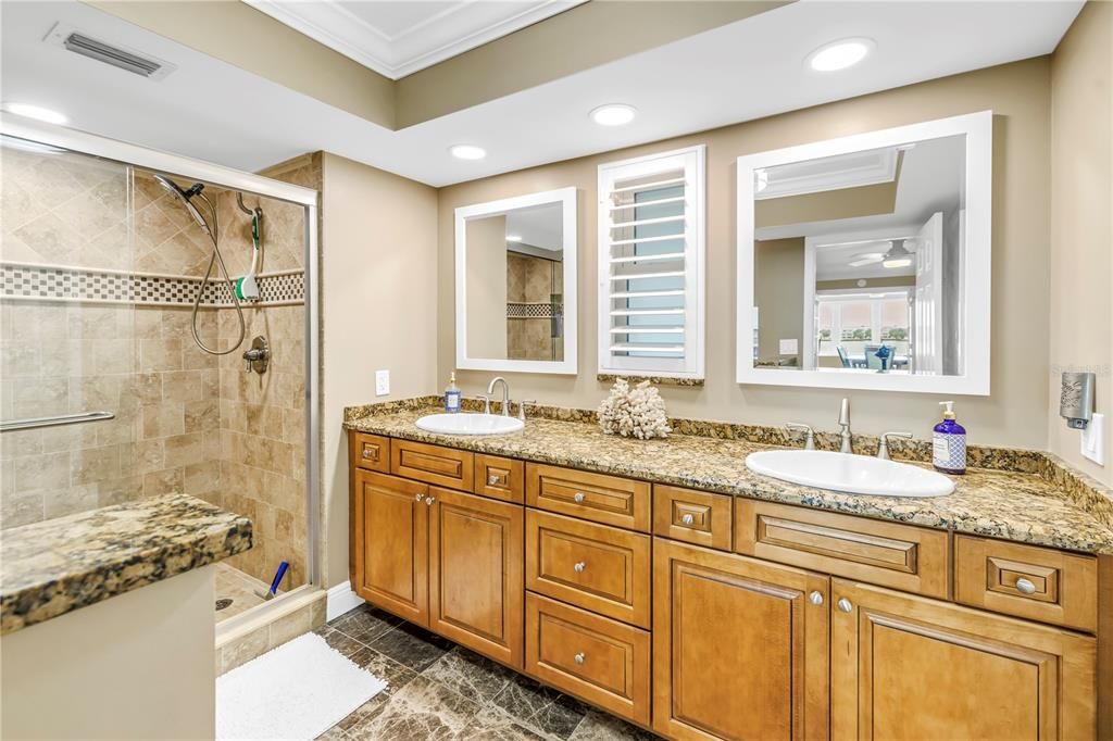 For Sale: $472,000 (2 beds, 2 baths, 1700 Square Feet)