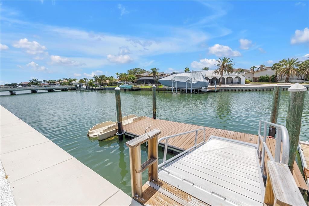 For Sale: $472,000 (2 beds, 2 baths, 1700 Square Feet)