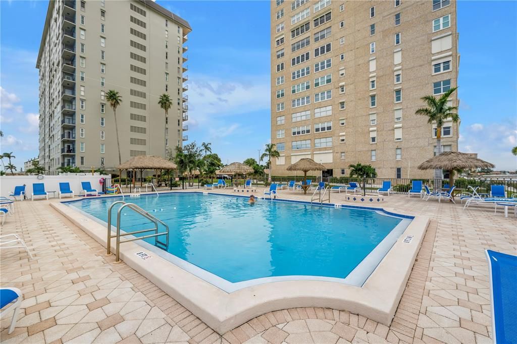 For Sale: $472,000 (2 beds, 2 baths, 1700 Square Feet)