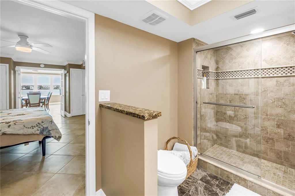 For Sale: $472,000 (2 beds, 2 baths, 1700 Square Feet)