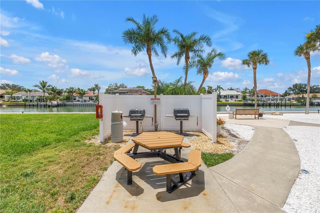 For Sale: $472,000 (2 beds, 2 baths, 1700 Square Feet)