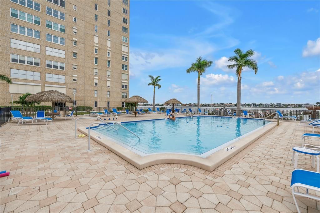 For Sale: $472,000 (2 beds, 2 baths, 1700 Square Feet)