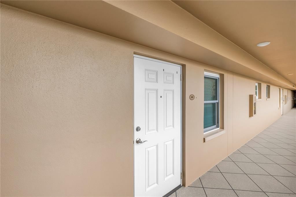 For Sale: $472,000 (2 beds, 2 baths, 1700 Square Feet)