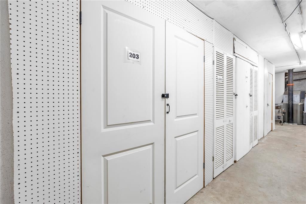 For Sale: $472,000 (2 beds, 2 baths, 1700 Square Feet)