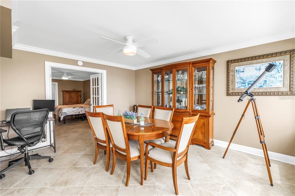 For Sale: $472,000 (2 beds, 2 baths, 1700 Square Feet)