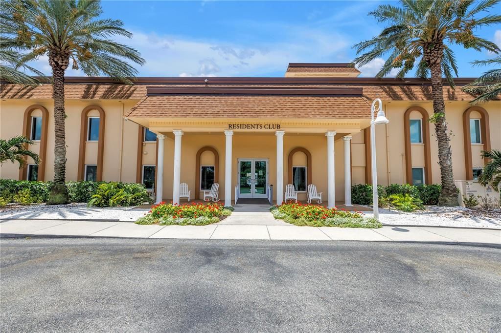 For Sale: $472,000 (2 beds, 2 baths, 1700 Square Feet)