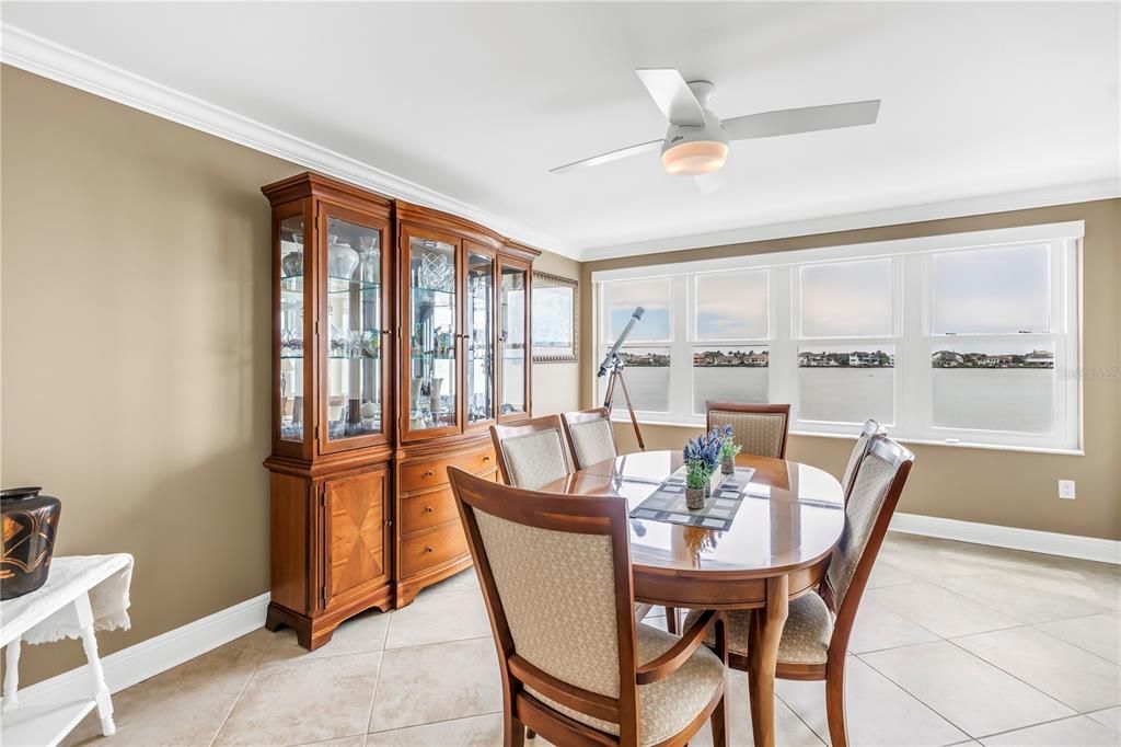 For Sale: $472,000 (2 beds, 2 baths, 1700 Square Feet)