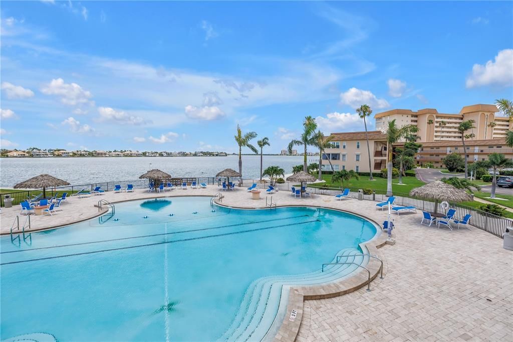 For Sale: $472,000 (2 beds, 2 baths, 1700 Square Feet)