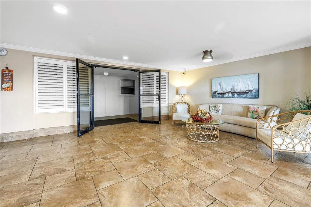 For Sale: $472,000 (2 beds, 2 baths, 1700 Square Feet)