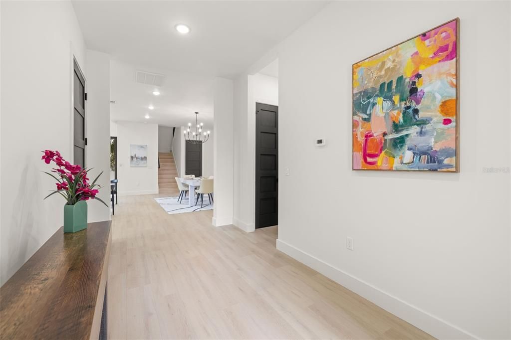 Под контрактом: $1,100,000 (4 спален, 3 ванн, 3098 Квадратных фут)