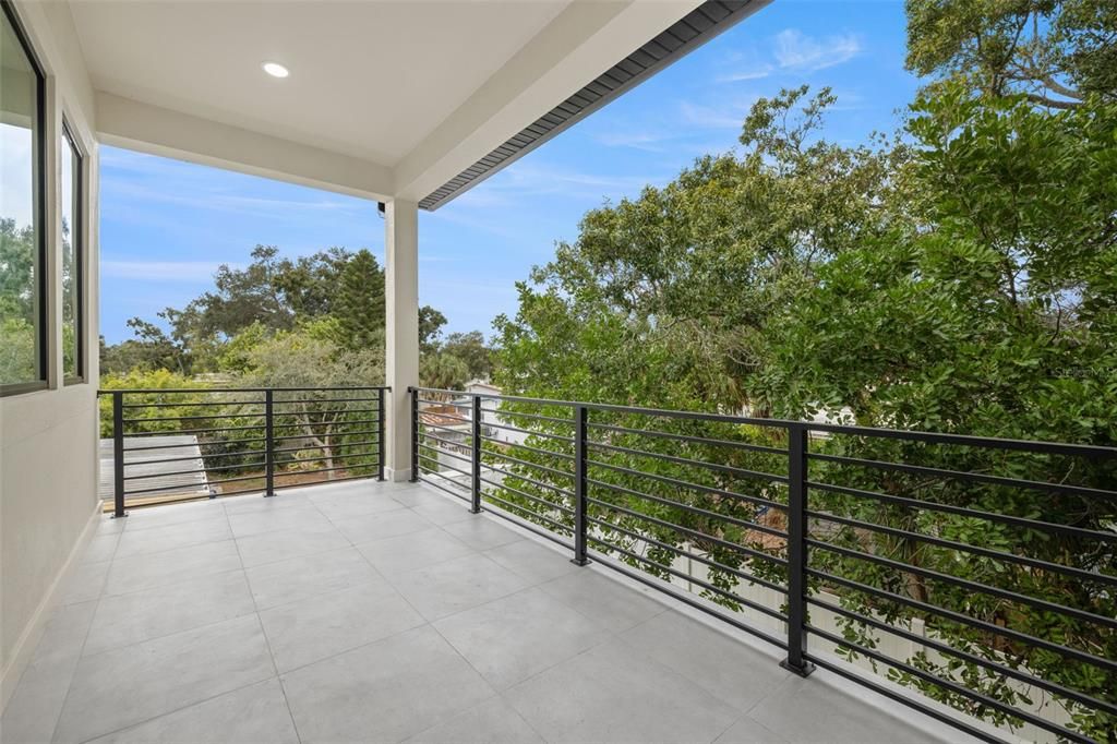 Под контрактом: $1,100,000 (4 спален, 3 ванн, 3098 Квадратных фут)