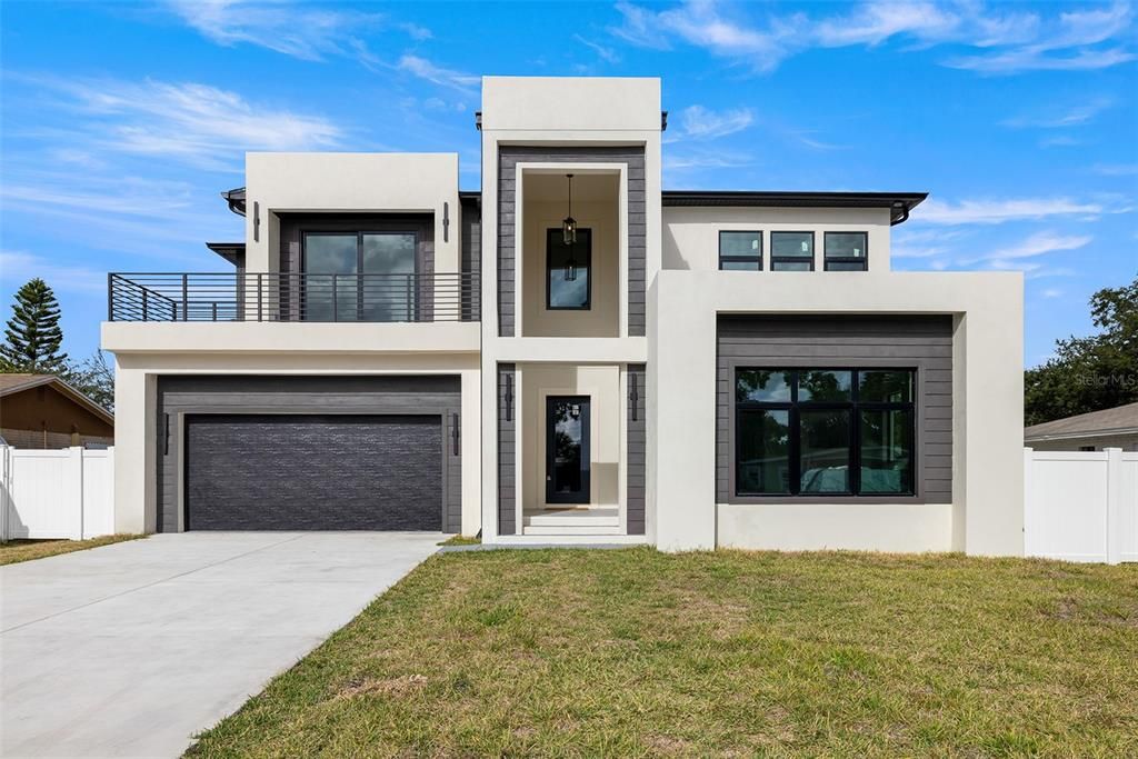 Под контрактом: $1,100,000 (4 спален, 3 ванн, 3098 Квадратных фут)