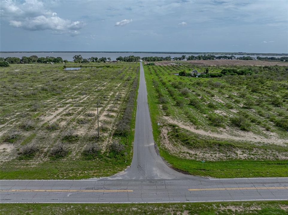 На продажу: $169,000 (5.58 acres)