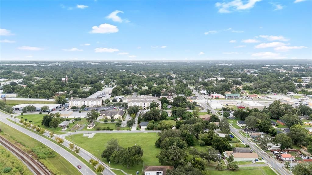 На продажу: $1,300,000 (0.97 acres)