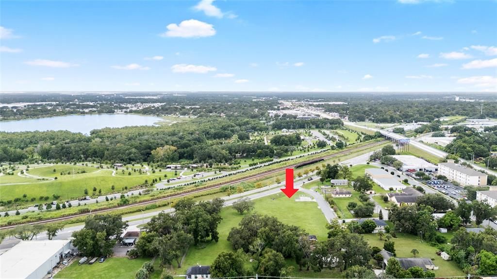 На продажу: $1,300,000 (0.97 acres)