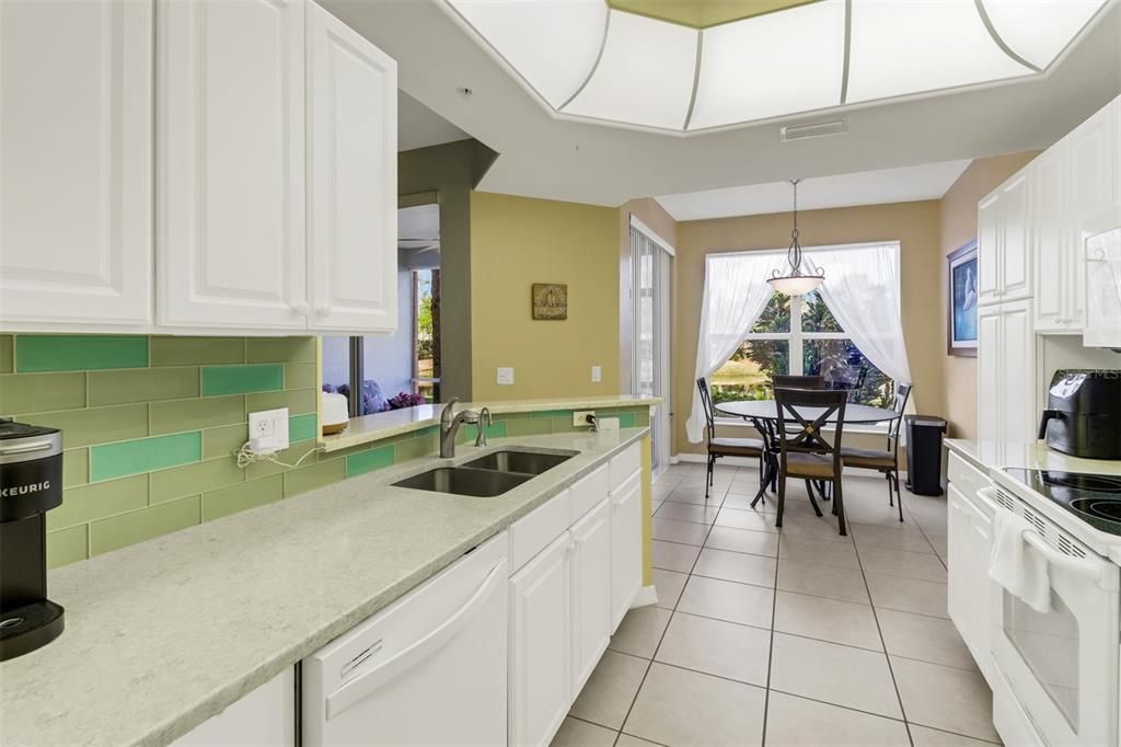 待售: $245,000 (2 贝兹, 2 浴室, 1336 平方英尺)