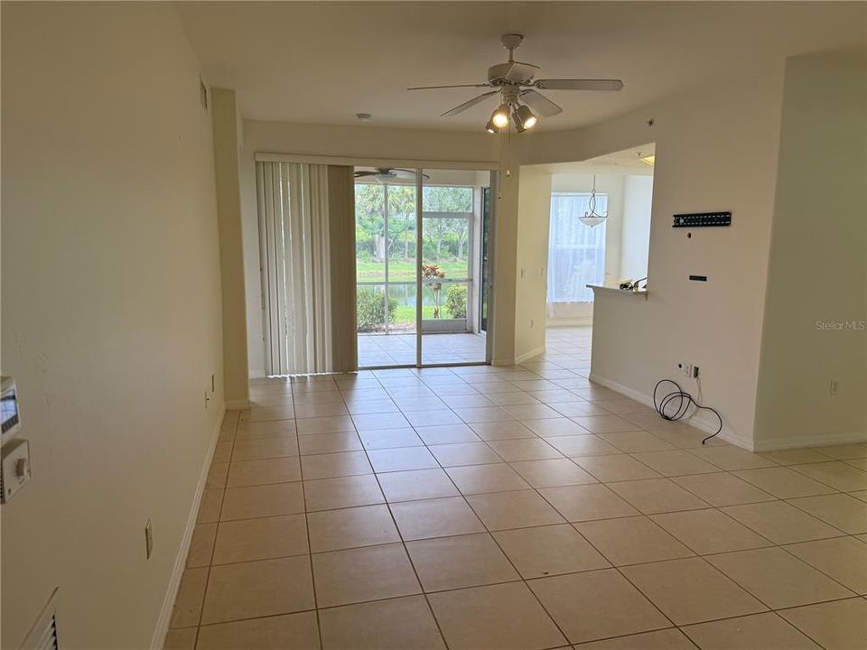 待售: $245,000 (2 贝兹, 2 浴室, 1336 平方英尺)