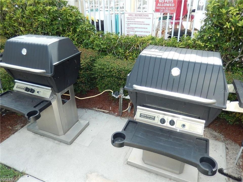 待售: $245,000 (2 贝兹, 2 浴室, 1336 平方英尺)