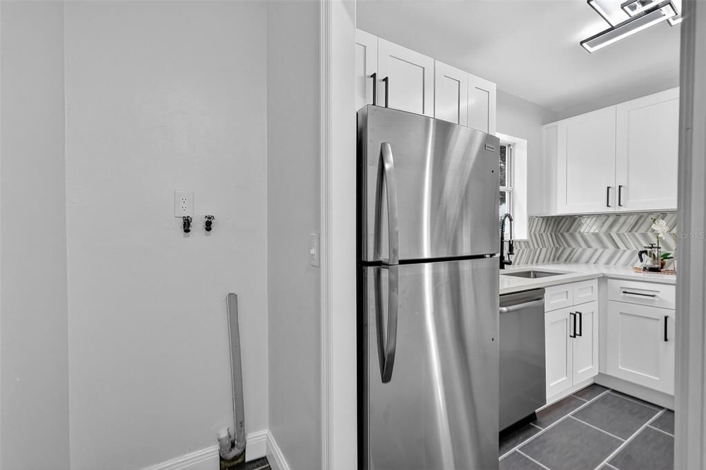 Под контрактом: $205,000 (2 спален, 1 ванн, 874 Квадратных фут)