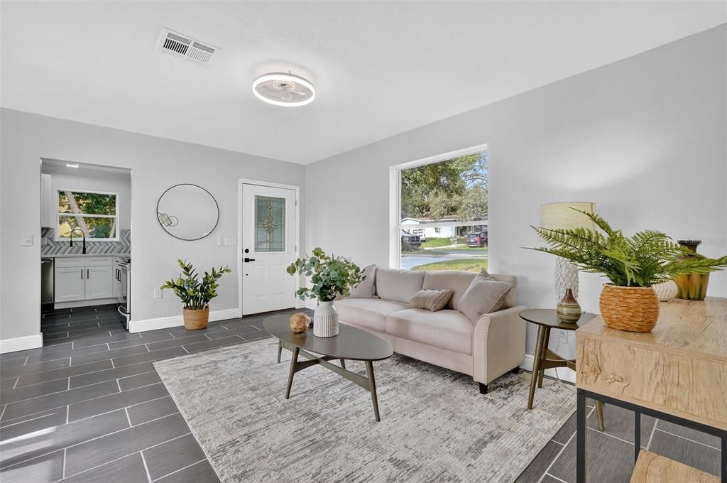 Под контрактом: $205,000 (2 спален, 1 ванн, 874 Квадратных фут)