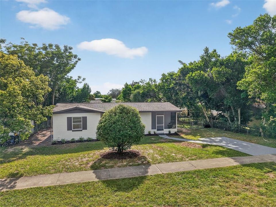 Под контрактом: $205,000 (2 спален, 1 ванн, 874 Квадратных фут)