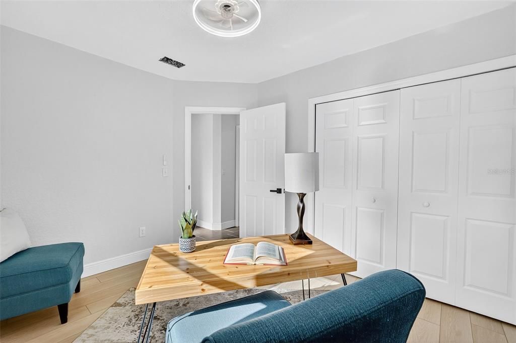 Под контрактом: $205,000 (2 спален, 1 ванн, 874 Квадратных фут)