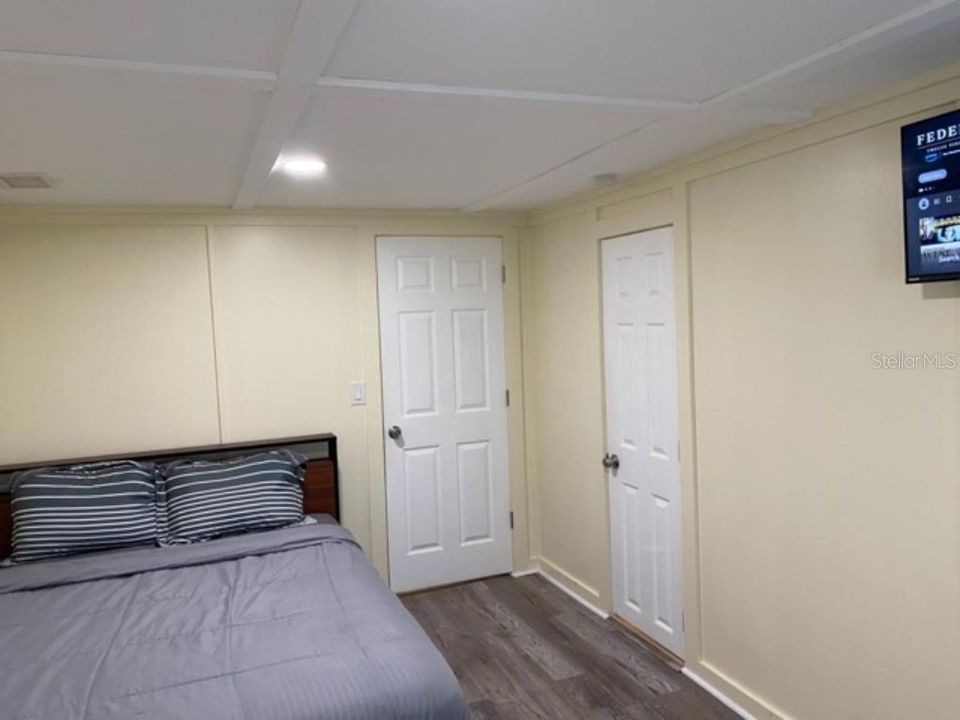 На продажу: $175,000 (2 спален, 1 ванн, 834 Квадратных фут)