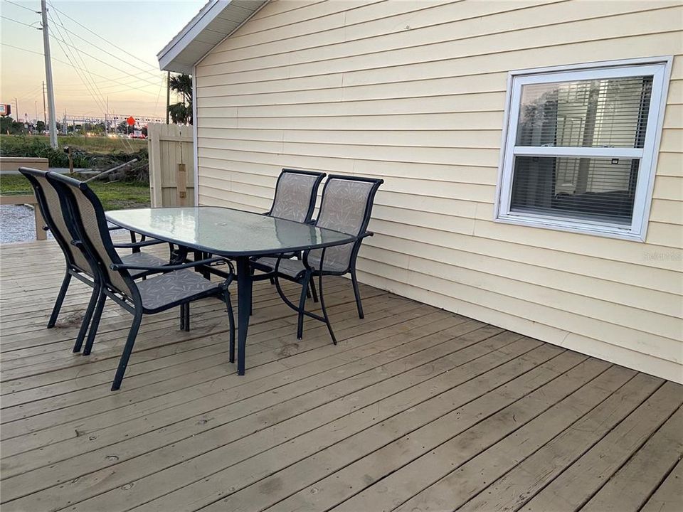 На продажу: $175,000 (2 спален, 1 ванн, 834 Квадратных фут)