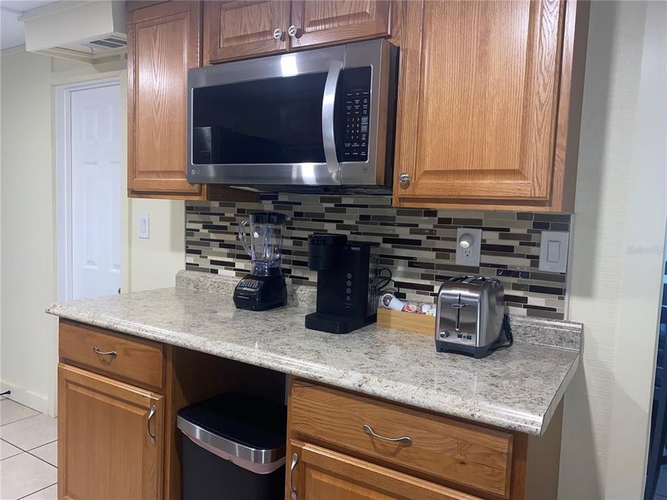 На продажу: $175,000 (2 спален, 1 ванн, 834 Квадратных фут)