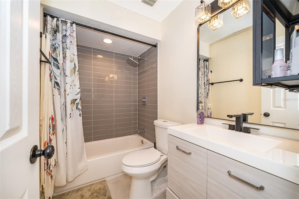 En Venta: $300,000 (3 camas, 2 baños, 1486 Pies cuadrados)